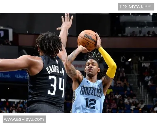 费尔斯表现低迷7号秀13投仅4中贡献15分5失误下半场状态更差仅得4分 费尔斯表现低迷7号秀13投仅4中贡献15分5失误下半场状态更差仅得4分