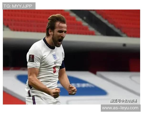 麦肯尼禁区内犹豫不决被断球错失良机